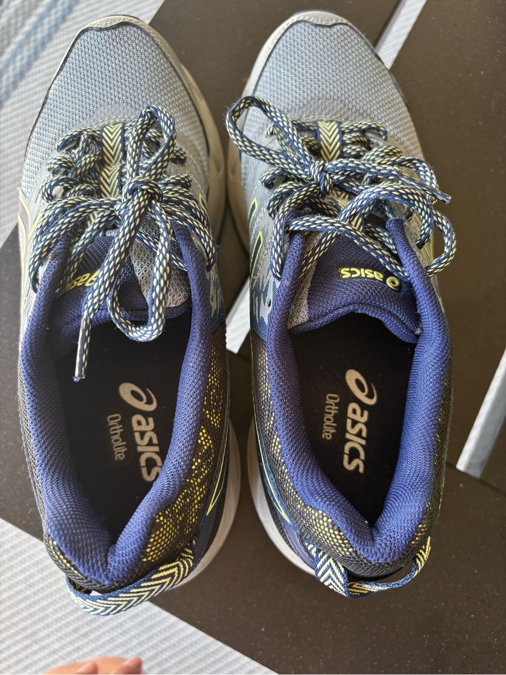 Asics Gray Athletic Shoes with Yellow Accents size 7.5 - Picture 4 of 6